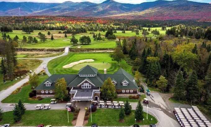 Bretton Woods Condo | SKI IN/SKI OUT, BRETTON WOODS TOWNHOUSE, MOUNTAIN VIEWS!