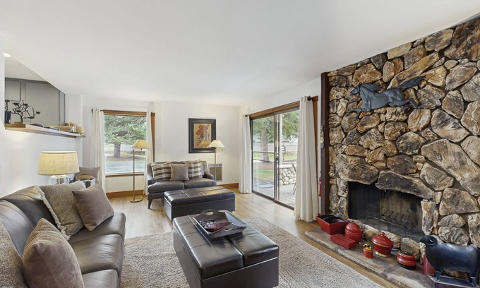 Sun Valley Condo | Ski-In/Ski-Out Condo on Dollar Mountain with Shared Pool & Hot Tub