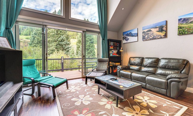 Old Town House | Ski-In/Ski-Out Gemini Lift Access! Home w/Hot Tub