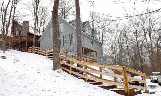 Ghent Cabin | Ski-In/Ski-Out Ghent Cabin w/Mountain Views!