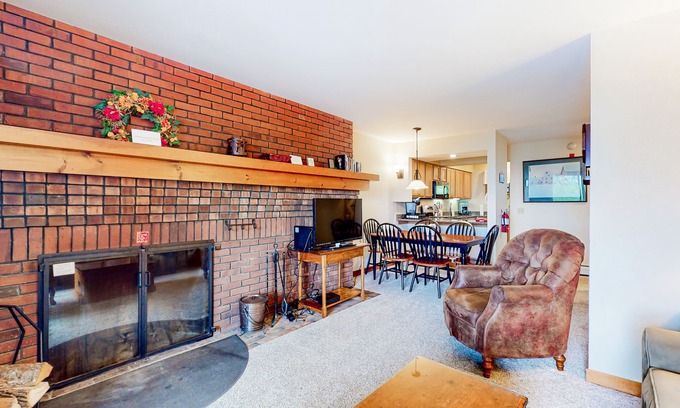 Central Vermont- Killington Condo | Ski-In/ski-out Killington Resort condo with tennis, pool & hot tub