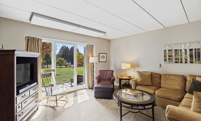 Stowe Area Condo | Ski-in/Ski-out Lodge Condo at Toll House Lift