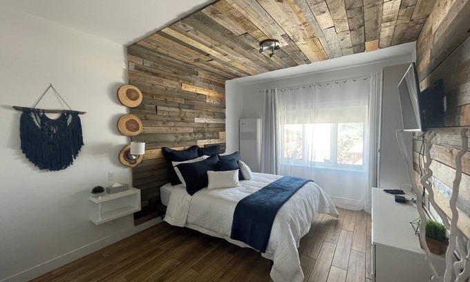 Mont-Tremblant Condo | Ski in/Ski out Modern 1 bedroom with fireplace