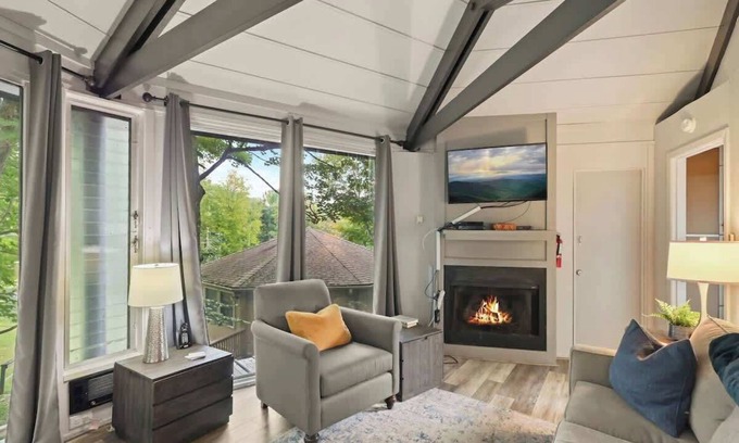 Sugar Mountain Cabin | Ski In/Ski Out Round House in Sugar Mountain