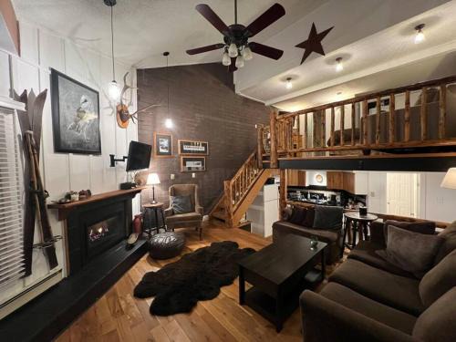 Steamboat Springs House | Ski In, Ski Out Cozy Creek Side Cabin w Front Yard