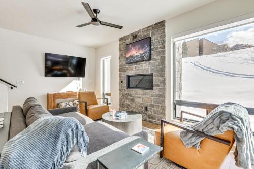 Silvercreek House | Ski-InandSki-Out Granby Ranch Retreat Pool Access!