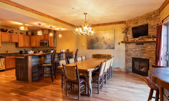 Hunter Condo | Ski on/Ski off, Convenient, Spacious & Extra Clean, Perfect for Large Families