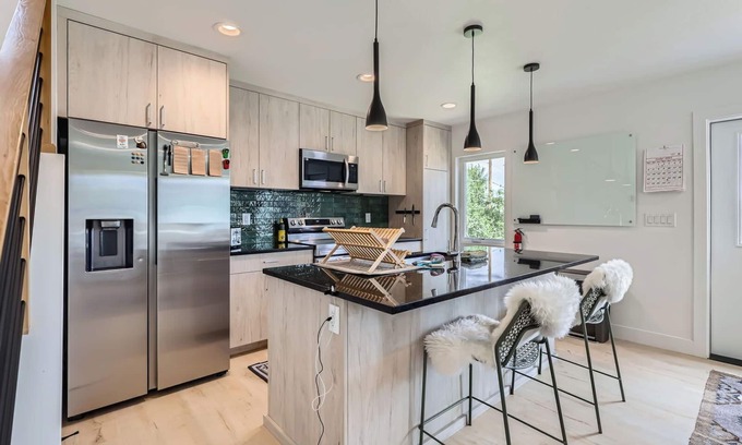 Applewood West House | Ski, Red Rocks & Downtown Golden, Retreat