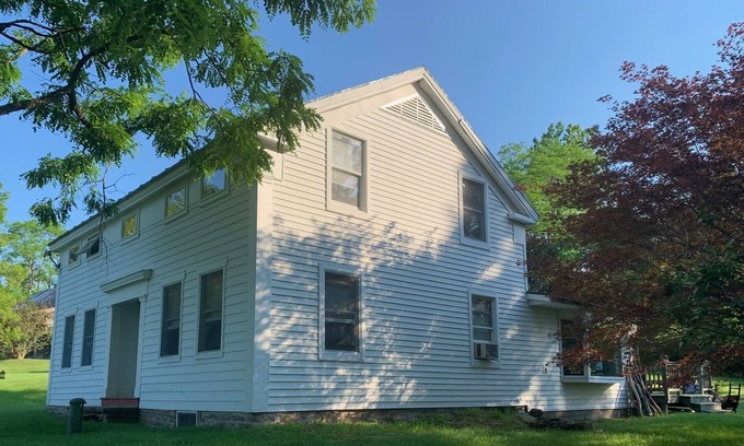 East Durham House | Ski Windham! Private swimming. Beautiful nature walks. Family comfort. Fast Wifi