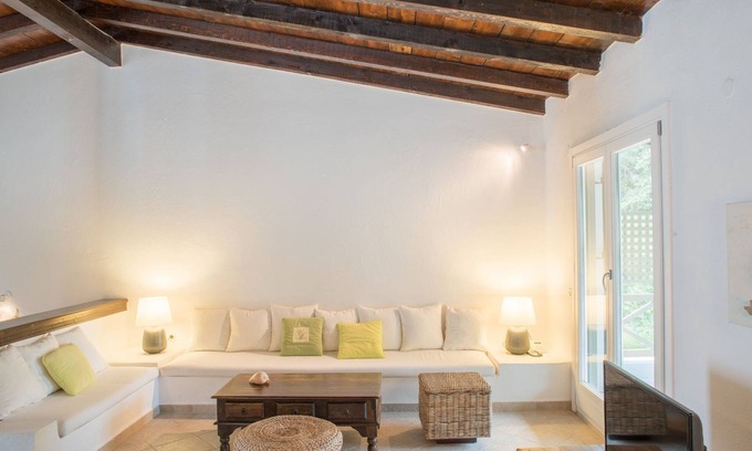 Kanapitsa Villa | Skiathos Luxury Villa | 2 Bedroom Villa Dyo | Vromolimnos