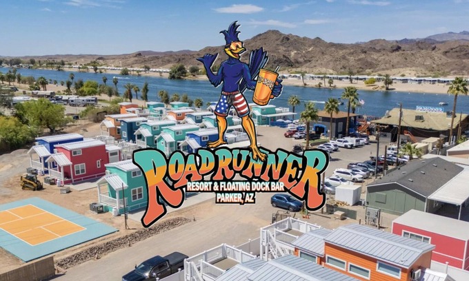 Parker Strip House | Skibatical, Private Hot Tub & Fenced Yard at Roadrunner Resort