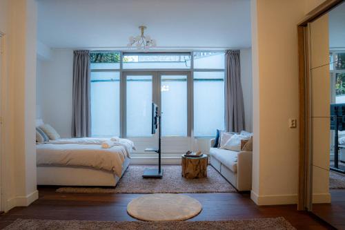 Canal Ring House | Skinny Bridge Boutique Stay