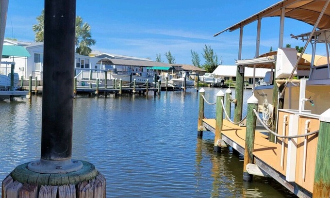 Saint James City House | Skipper Lane on Salt Water Canal, Easy Gulf access
