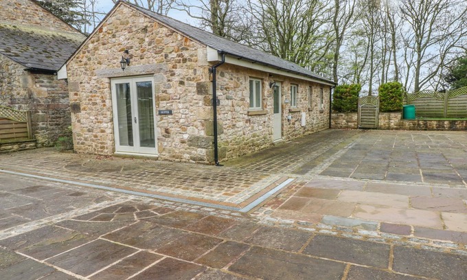 Lancaster Cottage | SKIPPER, pet friendly, with a garden in Lancaster