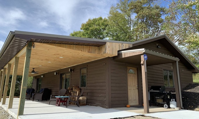 Freeport House | Skull Fork Creek Cottage and Hunting Lodge