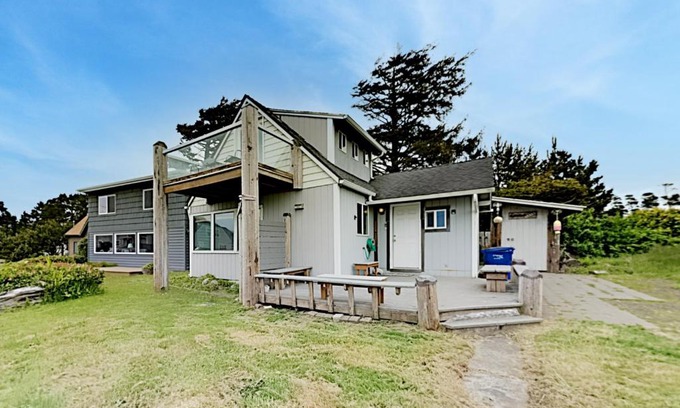 Lincoln Beach House | Skullishak Cabin