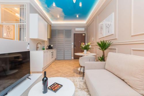 Gdansk City Center Apartment | Sky Apartment by Grand Apartments