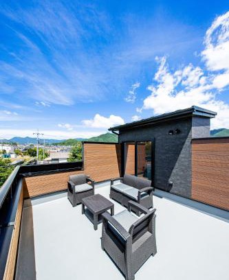 Fujiyoshida Villa | Sky deck for rent! Fuji view Open-air bath New building
