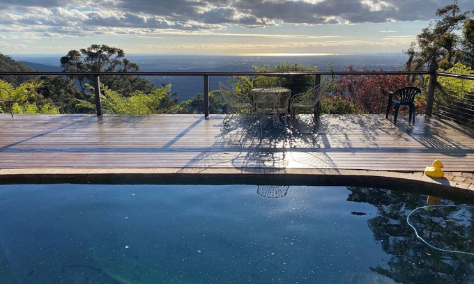 Mount Dandenong Apartment | Sky High Paradise- city and sunset views of Melbourne