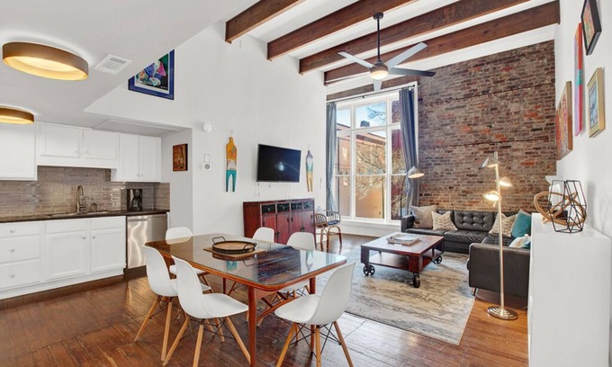 Historic District - North Apartment | Sky High Savannah in the Heart of Downtown