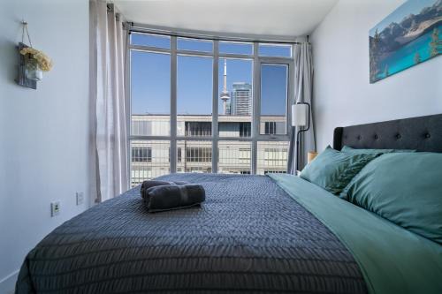 CityPlace Apartment | Sky Living Awesome Lake and City View