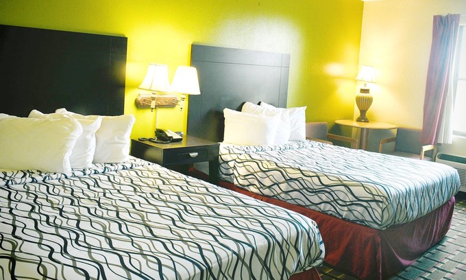 Park City House | Sky Palace Inn & Suites Park City Wichita North - Comfort 2 Queen Beds NS