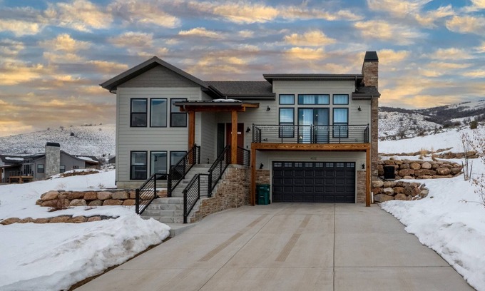 Wolf Creek House | Sky's Edge B7 | Hot Tub | Mtn Views | 2 LR's