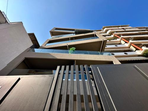 Petralona Apartment | Sky Suite Apartments - Cloud9 in the City