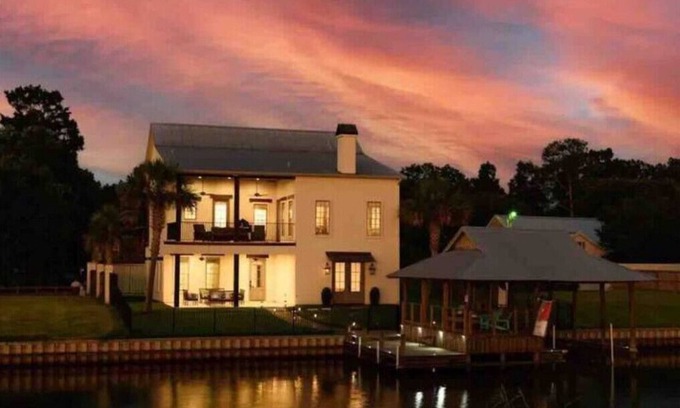 Ventress Apartment | Sky View on False River Sunset