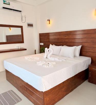 Dickwella Hotel | Sky Villa Dikwella