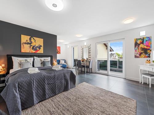 Voesendorf Villa | SKY9 Luxury Four-Bedroom Villa with Private Whirlpool