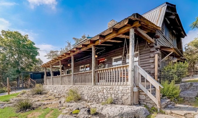 Canyon Lake House | Skyband Cabin