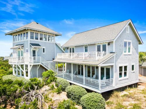 Flora's Bluff House | Skye High