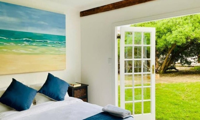 Klein Brak River Cabin | Skye Ocean Nest: Tiny Beach Home for 2 - Fast Wifi