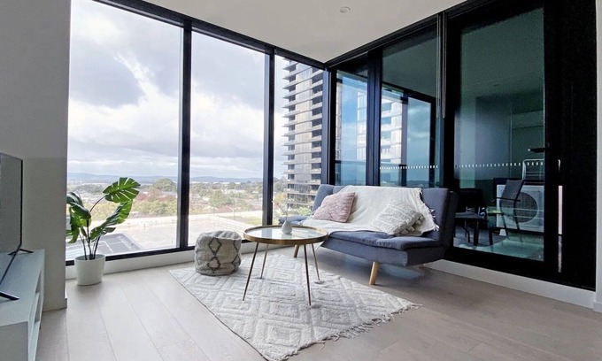 Glen Waverley Apartment | Skygarden Luxury 2-bed, 2-bath Apartment With Free Parking in Central Location