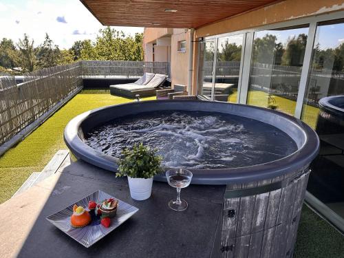 Zolitude Apartment | Skyhouse Riga Delux Penthouse & SPA