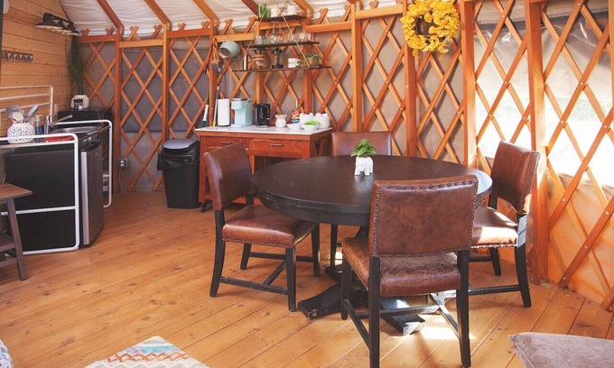 Dripping Springs Apartment | Skylight Serenity, Yurt in the trees w TX stars!