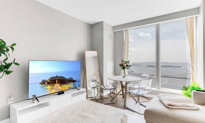 Chinatown House | Skyline Oasis: 3M Dollars Penthouse with Iconic Views