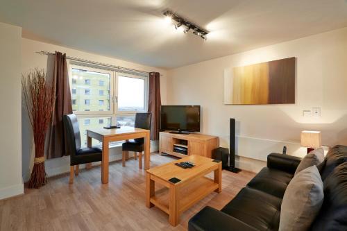Basingstoke Apartment | Skyline Plaza By Viridian Apartments