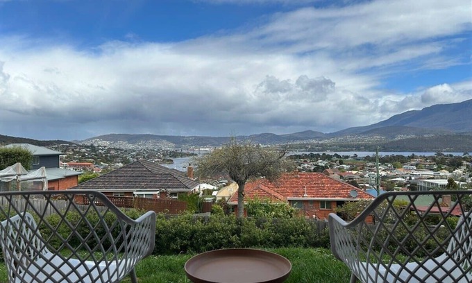 Lindisfarne Apartment | Skyline Serenity Lower - Close to city and airport