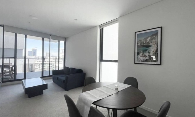 Wentworth Point Apartment | SkyPark Oasis Retreat 2Br@ close to Olympicpark