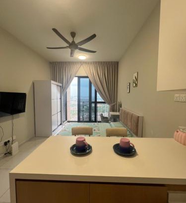 Bukit Indah Apartment | Skytrees 公寓 距Aeon五分钟路程