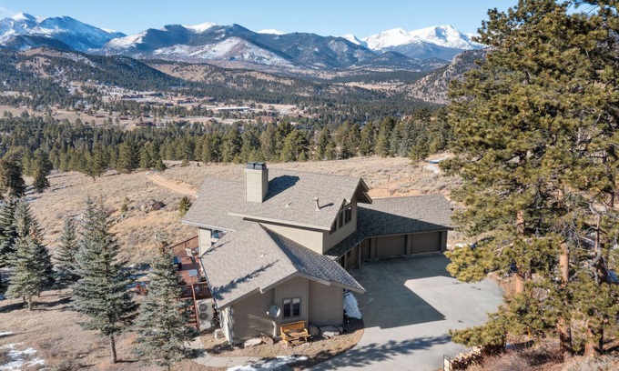 Windcliff Estates House | Skyview Luxury Vacation Rental by Windcliff Homes