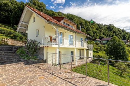 Semic Apartment | SkyView Villa - Happy Rentals