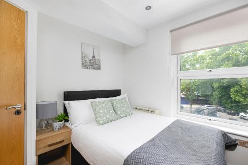 Golborne Apartment | Skyvillion - Beautiful 3-Bed Central London Apartment