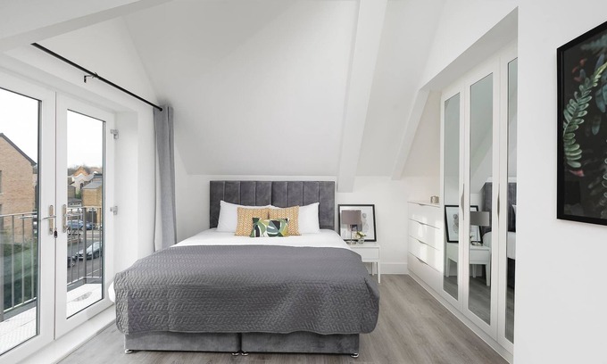 Enfield Apartment | Skyvillion -vineyard Court Enfield 1bed Wbalcony