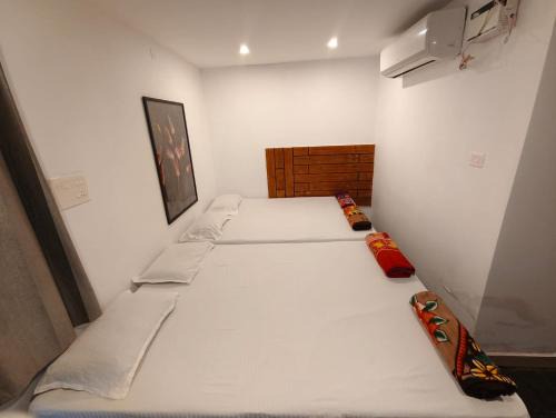 Kalapettai House | skywayrooms near Indira Gandhi signal and 3 km jipmer 3km Rock beach