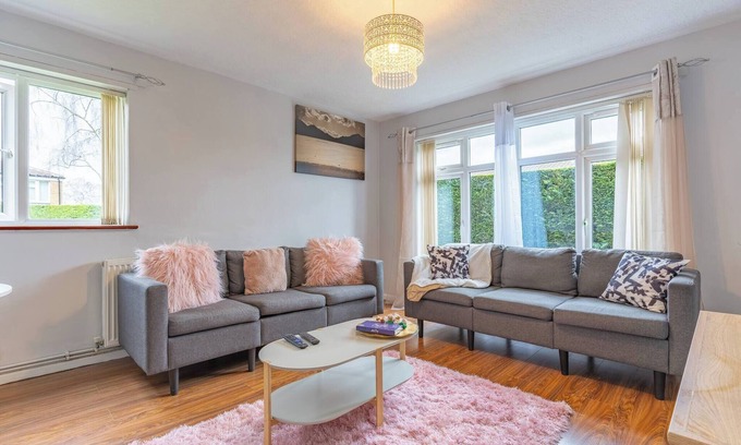 Little Hay Apartment | Sleek and Cozy 1BR Resorts World Nearby