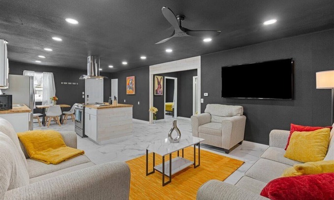 University Area House | "Sleek and Modern UMED Retreat: Black and White Beauty"