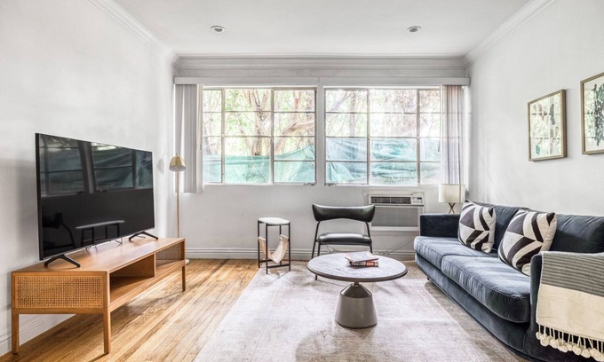 Beverly Hills Apartment | Sleek Beverly Hills 2BR near Rodeo Dr shops, WF + TJ, bars, by Blueground